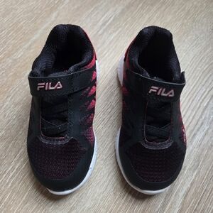 Fila Toddler Black and Red Sneakers size 6 NEW